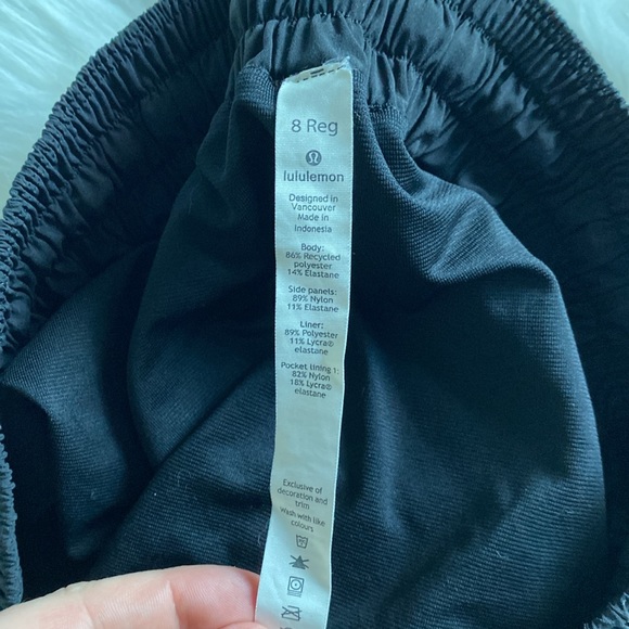 Lululemon Hotty Hot Short - Low Rise - Picture 5 of 6